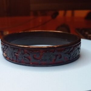 Vintage Red & Black Carved Cinnabar Bangke